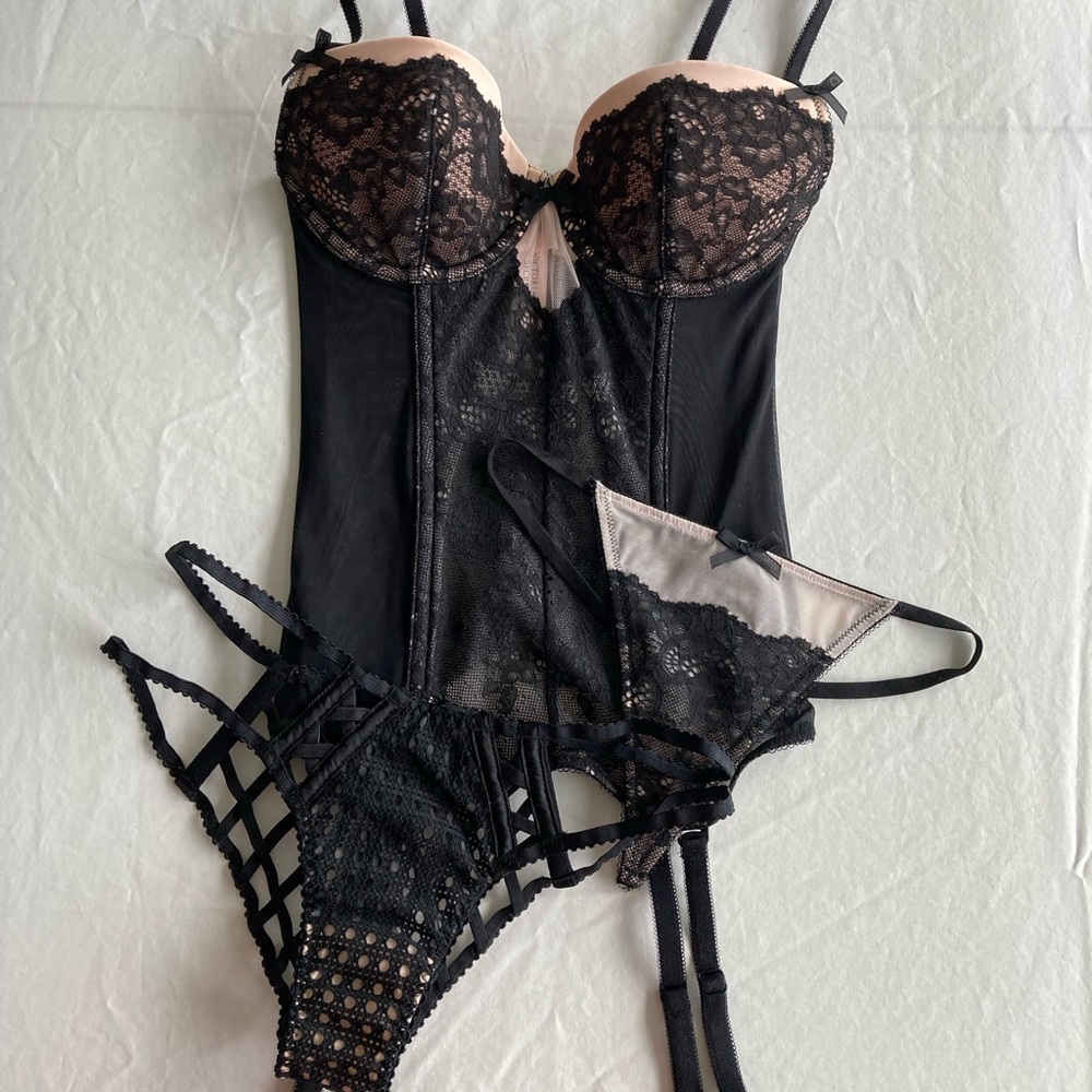 VS Lace Bustier in Black/Nude Lace 32B, Lace Thong XS, Strappy Back Panty XS